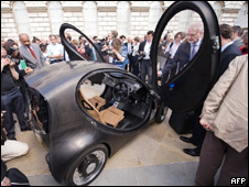 Automóvil propulsado por hidrógeno circulará 106 kilómetros con un litro