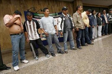 Caen 13 colombianos de una red de blanqueo de un capo que se entregó a EE.UU.