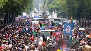 Miles de mexicanos celebran la marcha del orgullo gay en la capital del país