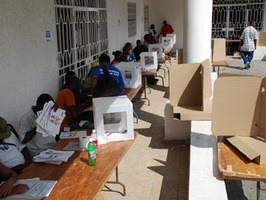 Un muerto y tres heridos en incidentes aislados en las elecciones de Haití