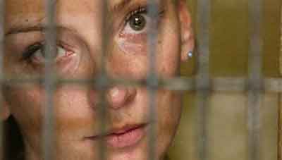 Francesa presa en México asegura que es inocente y llevará su caso a tribunal internacional