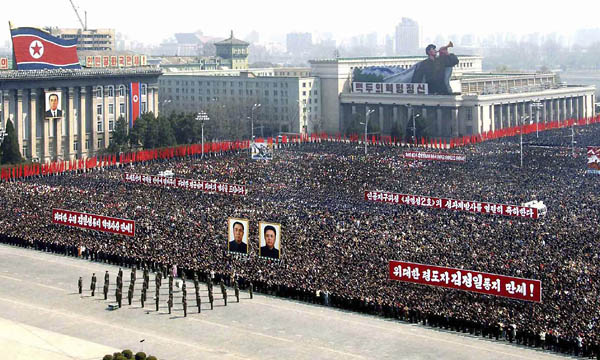 Masiva manifestación contra EEUU en Corea del Norte