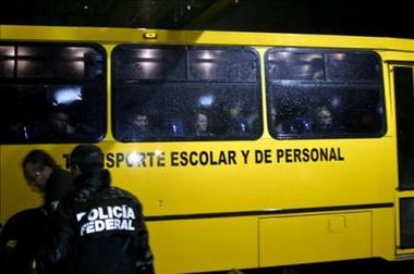 Arrestan en México a 92 policías por nexos con el narcotráfico