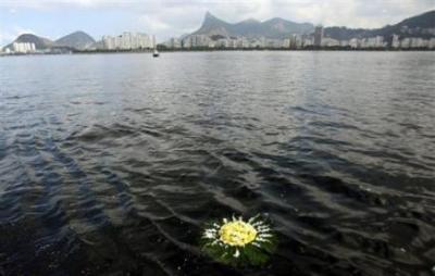 Brasil suspende búsqueda de cuerpos y restos de vuelo de Air France