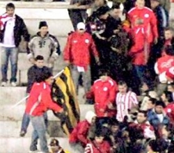 Difunden fotos de agresión a "el Uruguayo" en la cancha de Estudiantes