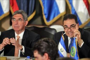 Costa Rica condena la crisis en Honduras y ofrece apoyo a Zelaya