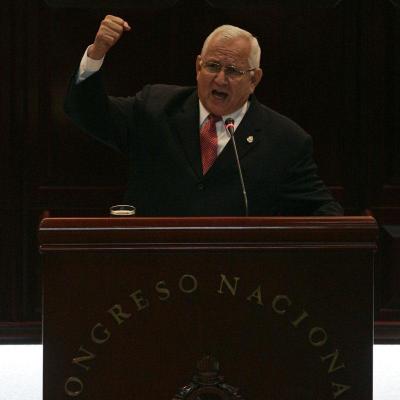 El nuevo "presidente" de Honduras impone el toque de queda
