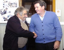Ex guerrillero e hijo de ex dictador se reúnen en Uruguay