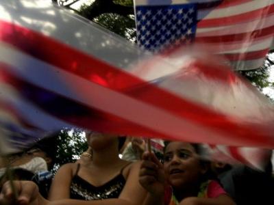 Obama llama a Estados Unidos a "alzarse frente a los desafíos" en la celebración del Día de la Independencia