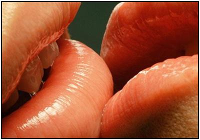 El beso formaliza relaciones, quema calorías y prolonga la vida