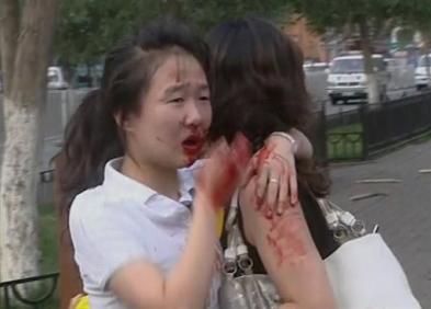 Cientos de chinos con garrotes atacan a musulmanes