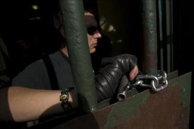 Chile: 400 guardias de prisiones inician una huelga de hambre