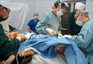 Condenan a un médico brasileño a 30 años de prisión por dos muertes en cirugías de liposucción