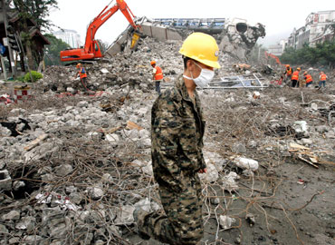 Más de 300 heridos y 2.700 casas dañadas por un terremoto de 6 grados en China