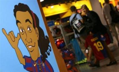 El futbolista Ronaldinho convertido en un dibujo animado en Italia