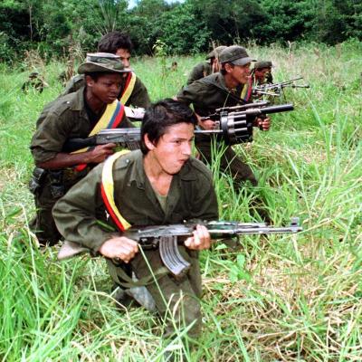 La FARC recluta a menores para suplir a desertores entre sus filas
