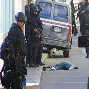 México: 13 muertes violentas; 3 en doble ataque a puesto militar
