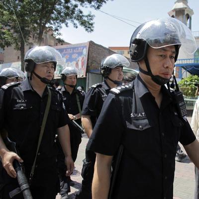 China: suspenden derecho de reunión en Urumqi por tensión étnica