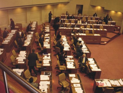 "Limpieza" en Chile: sólo quedan 8 parlamentarios con parientes a sueldo