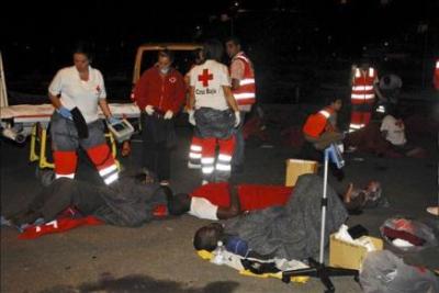 Canarias: Un muerto y cinco personas graves en barcaza con 68 ocupantes