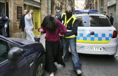 España: operativo contra la prostitución en alrededores del estadio de Barcelona