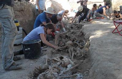 Burgos: Exhumaron 30 cuerpos en la fosa de Milagros, todos fusilados en 1936