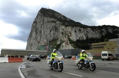 Moratinos, primer ministro español que visitará la colonia británica de Gibraltar