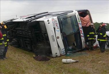 8 muertos y 21 heridos deja un accidente en una carretera de Brasil