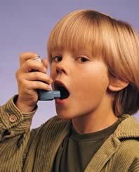 Padres nerviosos aumentan asma de hijos