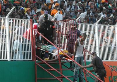Condenan a 6 meses de cárcel al jefe de la federación de fútbol de Costa de Marfil por estampida que provocó 20 muertos