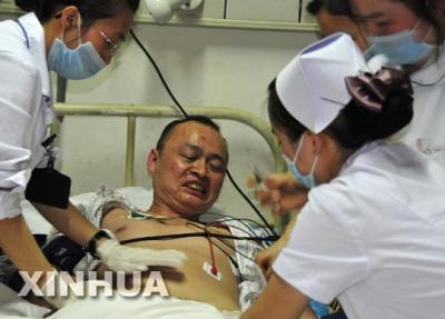 Disturbios en China: 30.000 trabajadores siderúrgicos se enfrentan a la policía; un muerto y cientos de heridos