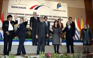 Uruguay preside un Mercosur del que desconfía y cuya unidad debe impulsar