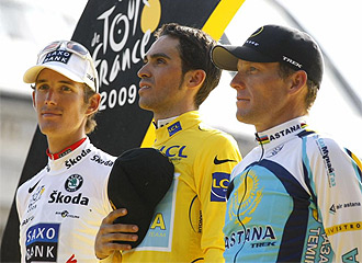 Error garrafal en París: en homenaje al ciclista español Contador hacen sonar el himno de Dinamarca