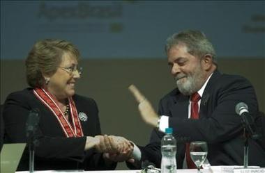 Uribe se queda solo: Lula y Bachelet contrarios a base militar de EEUU en Colombia