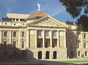 Legisladores de Arizona quieren vender el Capitolio