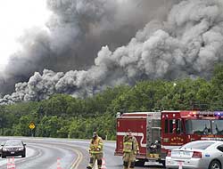 Evacuan a 80.000 personas en Texas por un incendio en una planta química