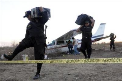 Hallan en Guatemala dos avionetas "abandonadas" por el narcotráfico