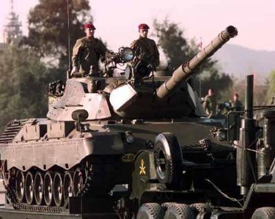 Dos militares chilenos son procesados por la compra de tanques a Holanda en 1998