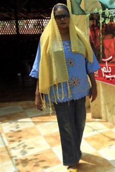 Apoyan a la sudanesa detenida por llevar pantalones