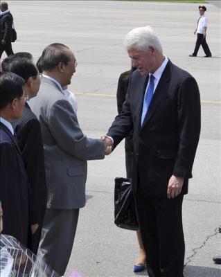 ¡Clinton pudo! Corea del Norte perdonó a las dos periodistas estadounidenses