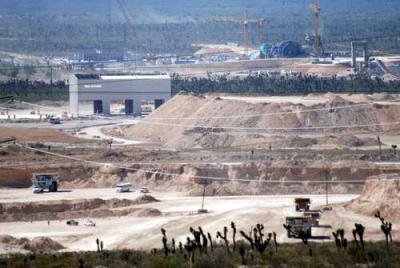 Dos muertos al derrumbarse mina en México
