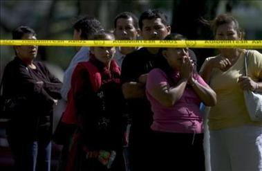 Sicarios disfrazados de policías matan a cuatro personas en Colombia