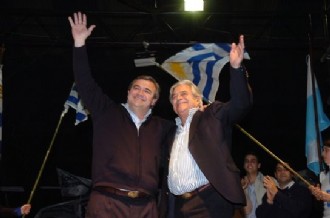 Uruguay: según última encuesta Lacalle le ganaría a Mujica si hay balotaje