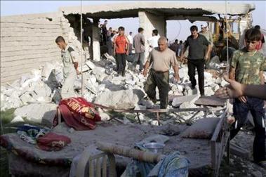 Dos suicidas volaron una cafetería de Irak: 20 muertos y 30 heridos
