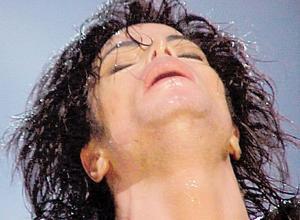 El cadáver de Michael Jackson permanece en un congelador
