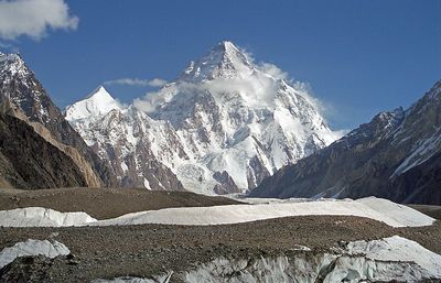 Alpinista español agoniza solo en montaña de Pakistán
