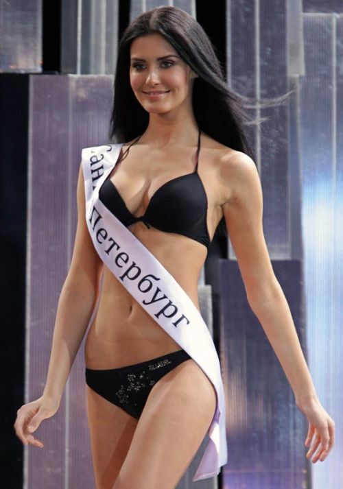 Quince semifinalistas se disputarán la corona de Miss Universo 2009
