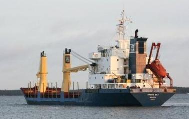 Los piratas amenazaron con hacer estallar el carguero 'Artic Sea'