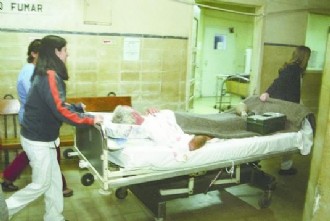 Uruguay: médicos le entregaron al rector de la Universidad pruebas documentadas de irregularidades asistenciales de funcionarios del hospital de Clínicas