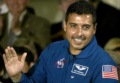 De peón rural a astronauta, hijo de mexicanos va al espacio